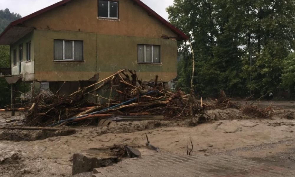 Τουρκία: Αυξήθηκε σε 27 ο αριθμός των νεκρών από τις πλημμύρες